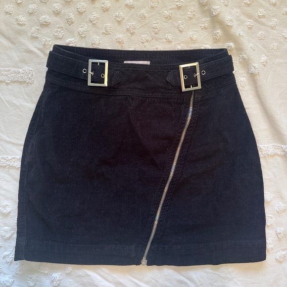 Urban Outfitters Velour Double Buckle Mini Skirt ✨🖤 - Picture 5 of 9